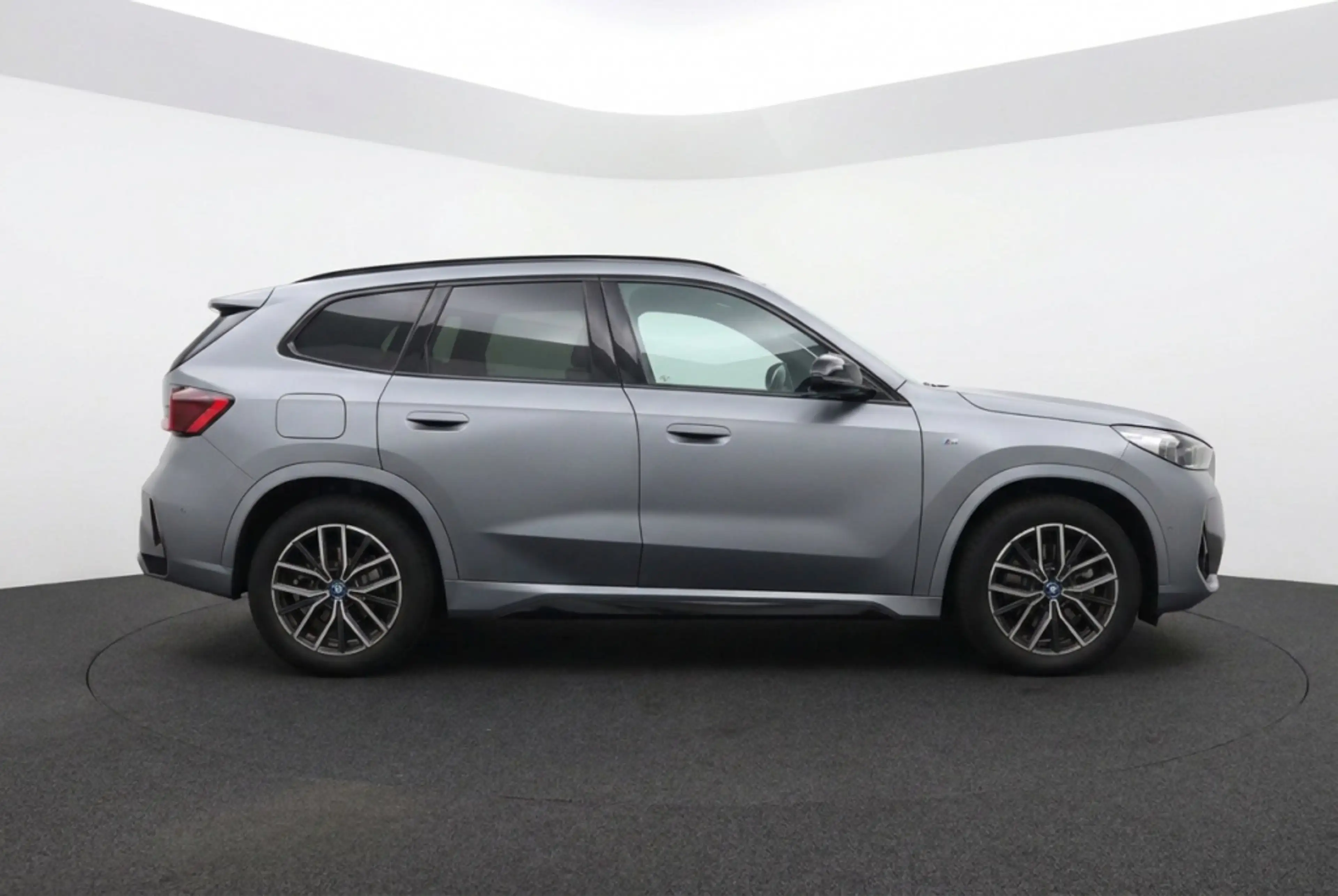 BMW X1 xDrive25e M Sport l Vernasca Leder | 360° l HUD l — photo 6