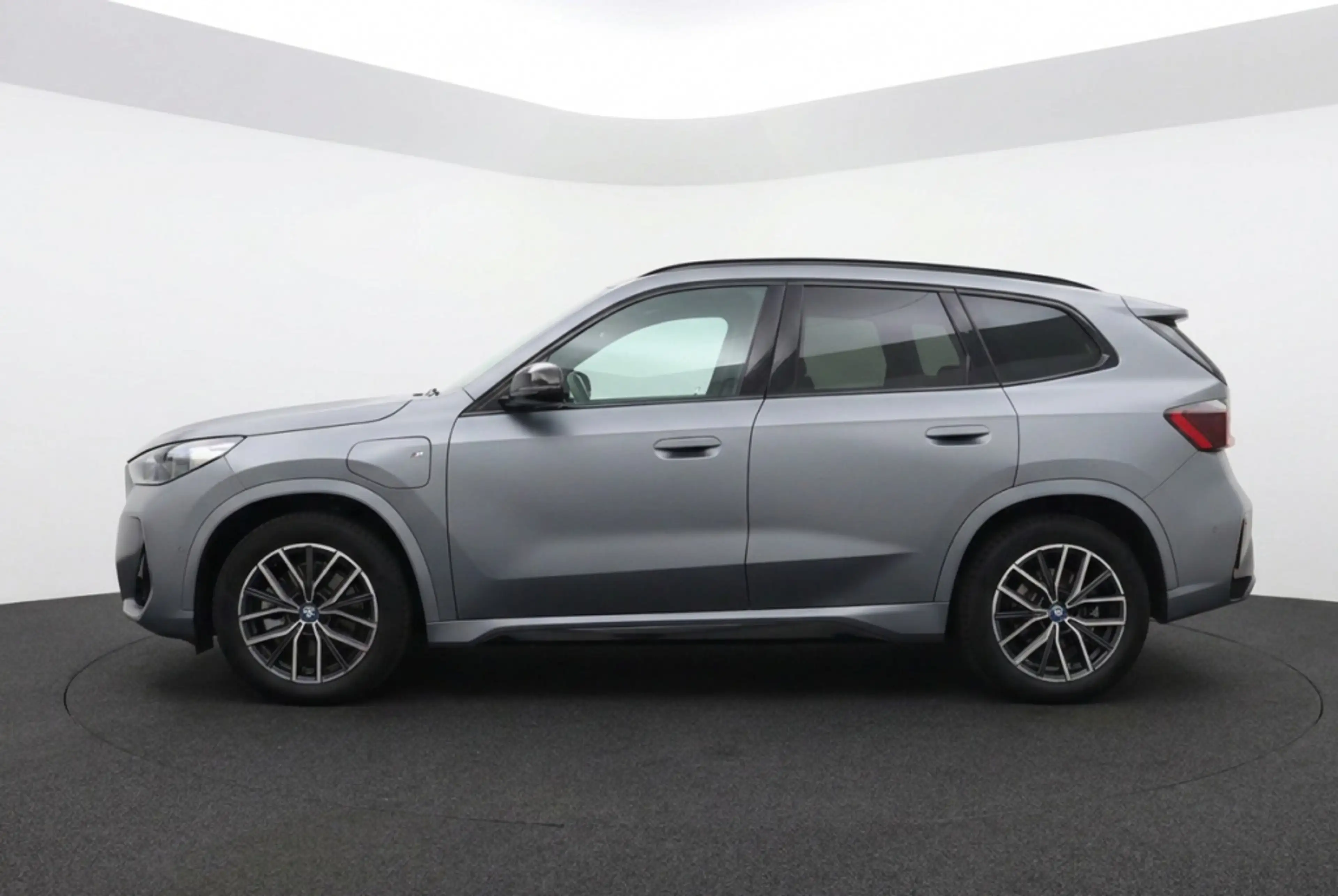BMW X1 xDrive25e M Sport l Vernasca Leder | 360° l HUD l — photo 2