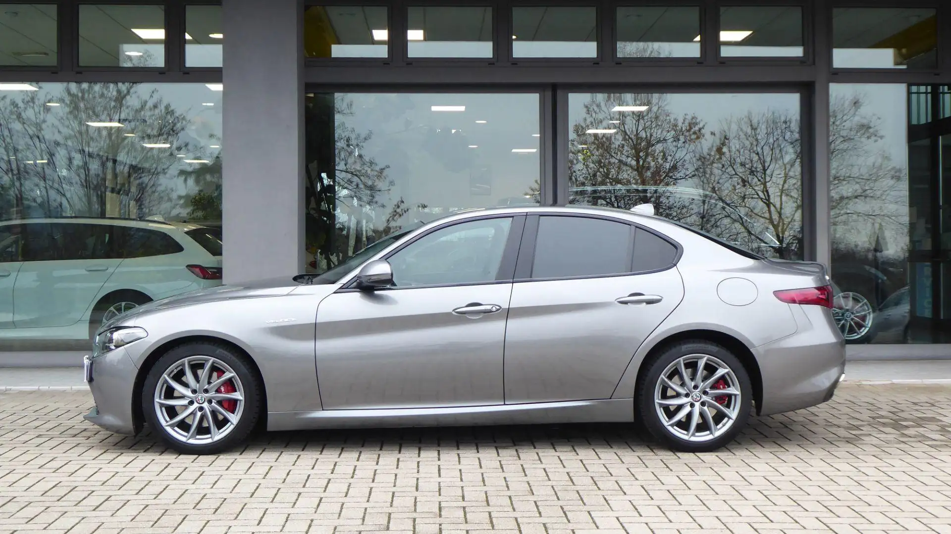 Alfa Romeo Giulia 2.2 Turbodiesel 210 CV AT8 AWD Q4 Veloce Grigio - 2