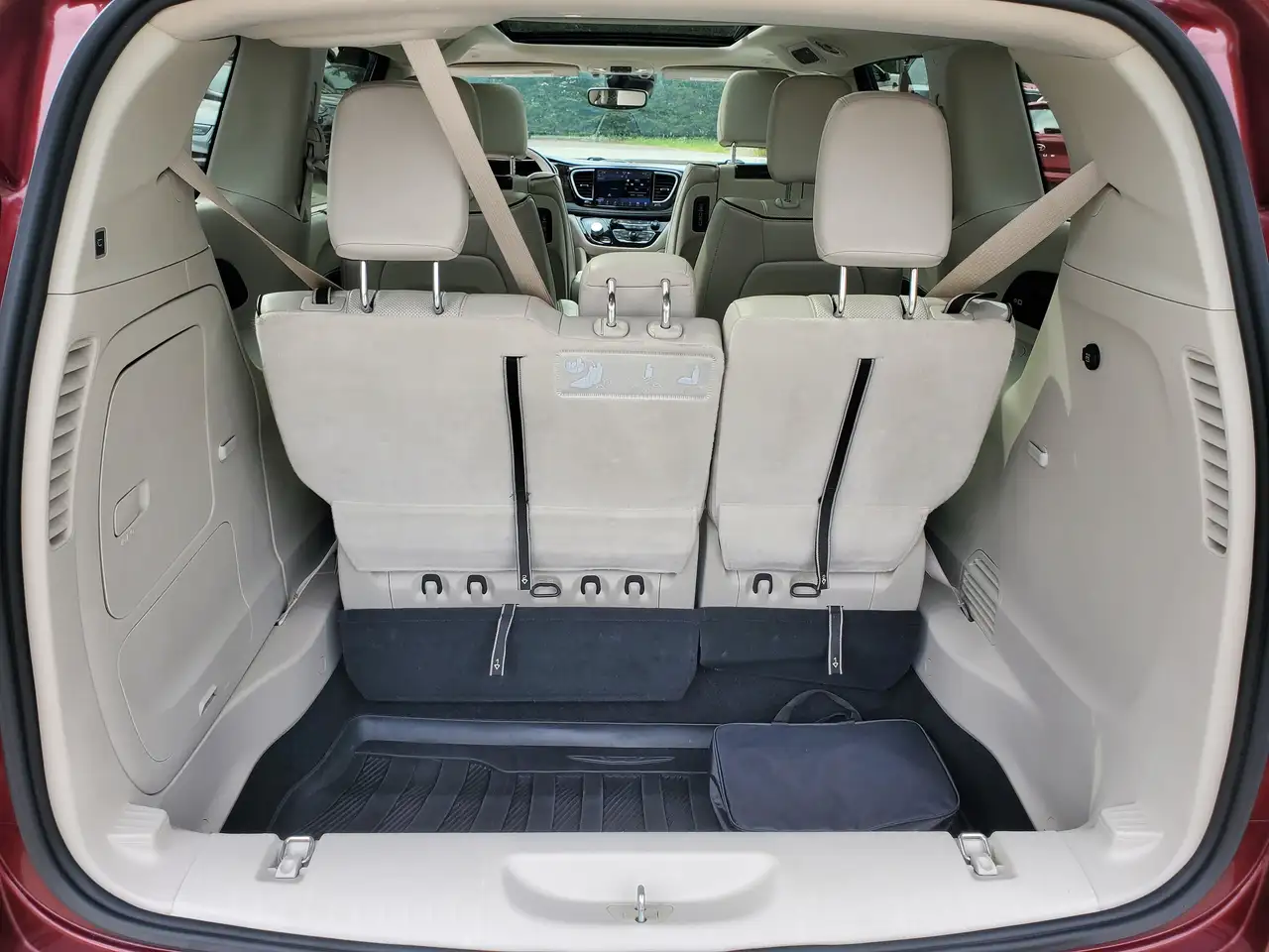 Chrysler Pacifica снимка Chrysler Pacifica