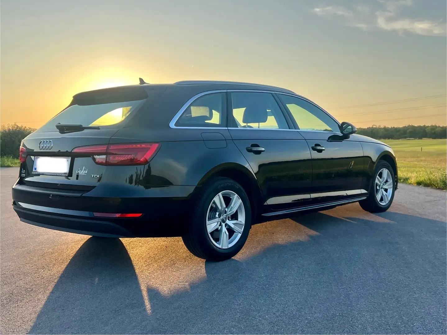 Audi A4 A4 Avant 2,0 TDI Schwarz - 1
