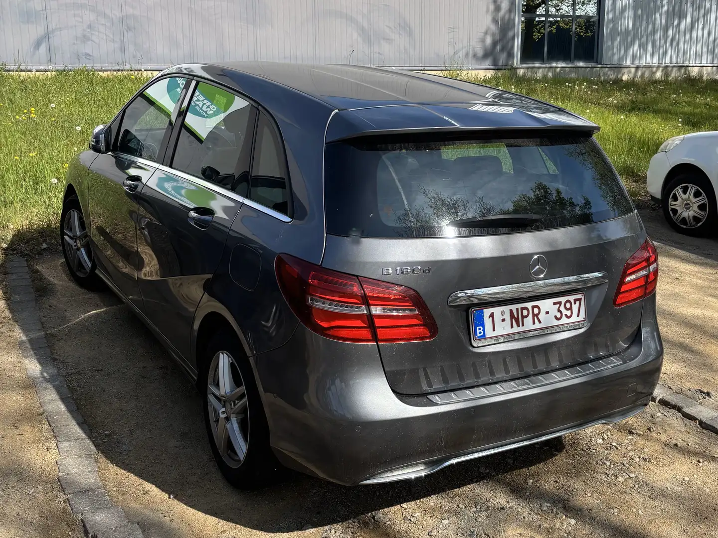 Mercedes-Benz B 180 B 180 d 7G-DCT SCORE! Grijs - 2