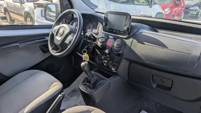 Fiat Qubo view 9