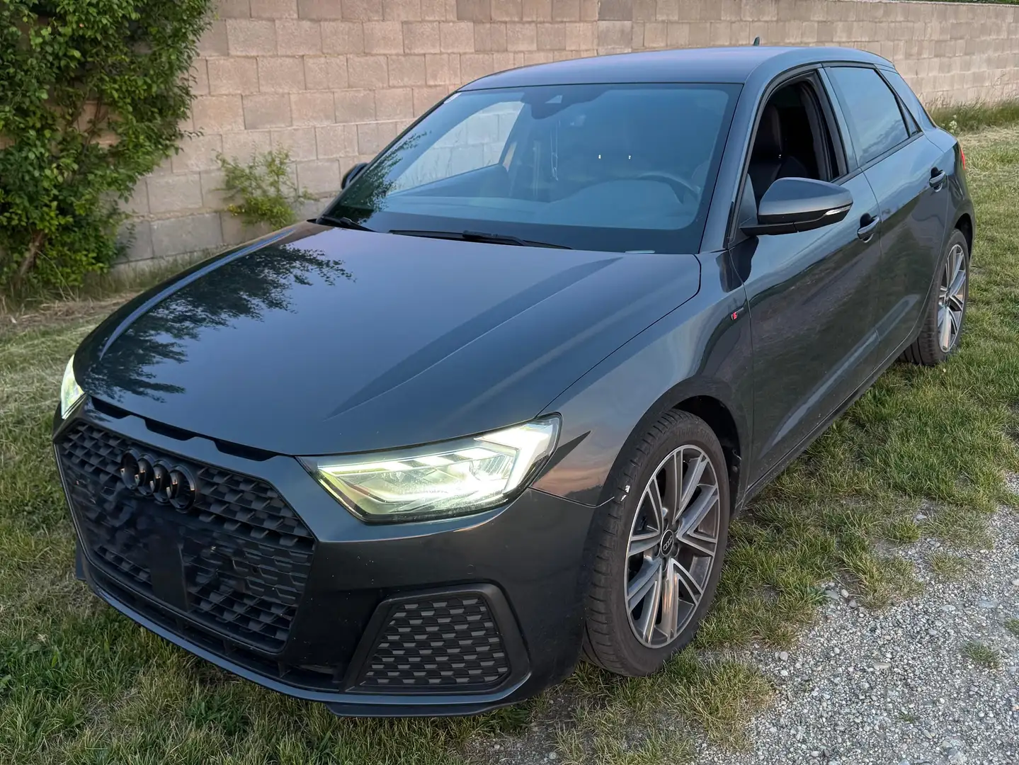 Audi A1 A1 SB 35 TFSI Intense S-tronic Intense Grau - 1