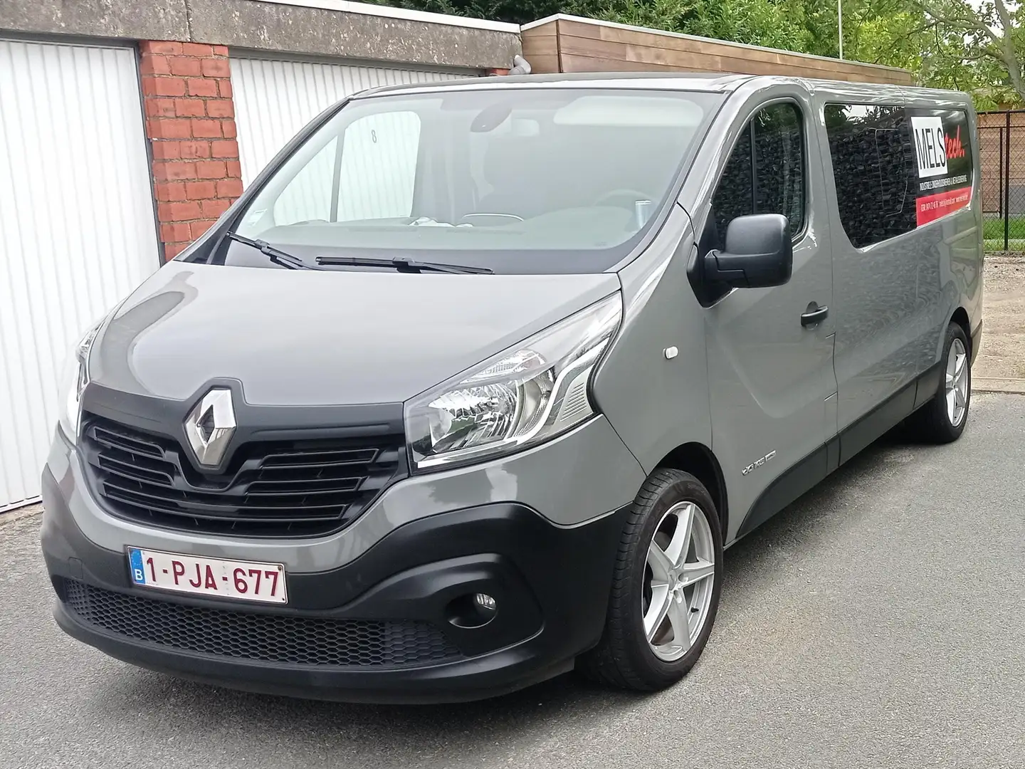 Renault Trafic Trafic ENERGY dCi 145 L2H1 Komfort Grijs - 1