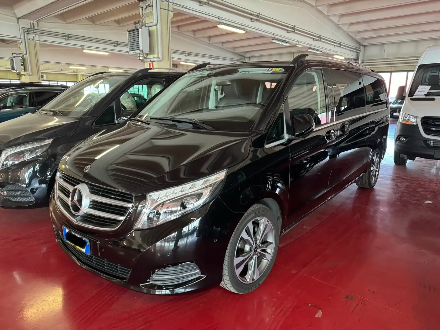 Mercedes-Benz V V250 d IVA compresa Premium 4matic 8Post extralong Fekete - 1