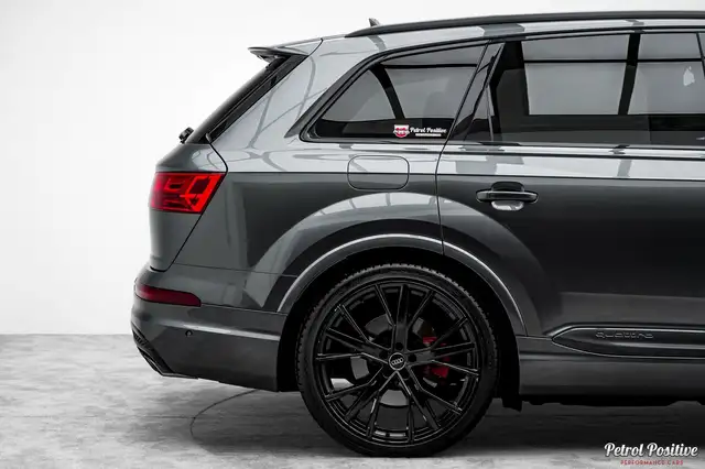 Audi SQ7 view 15