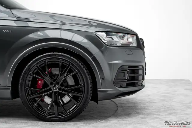 Audi SQ7 view 14