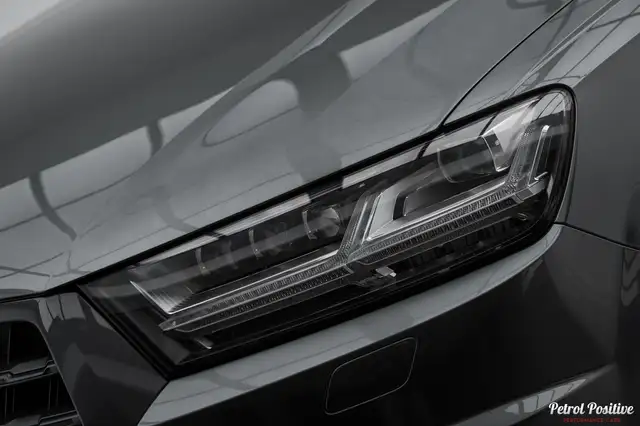 Audi SQ7 view 5