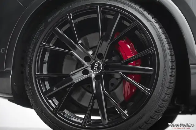 Audi SQ7 view 7