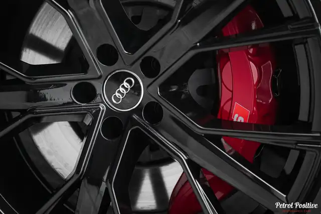 Audi SQ7 view 8
