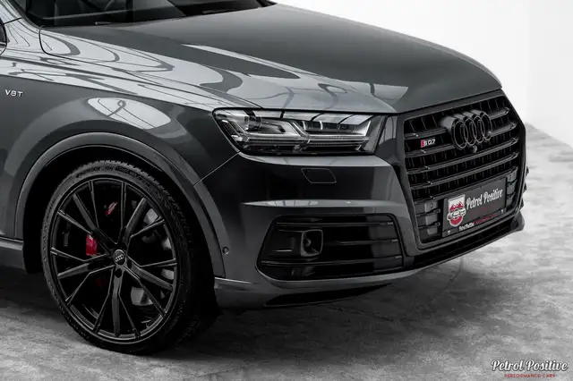 Audi SQ7 view 12