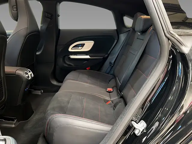 Mercedes-Benz 250 view 9