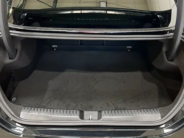 Mercedes-Benz 250 view 6