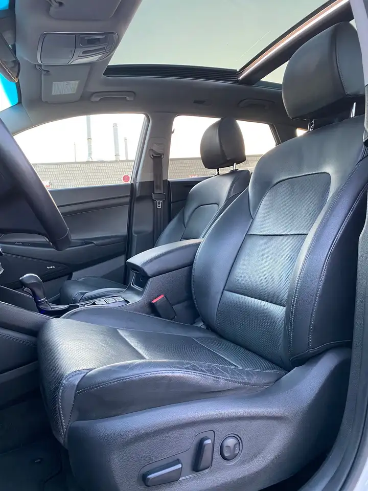 Hyundai TUCSON снимка Hyundai TUCSON