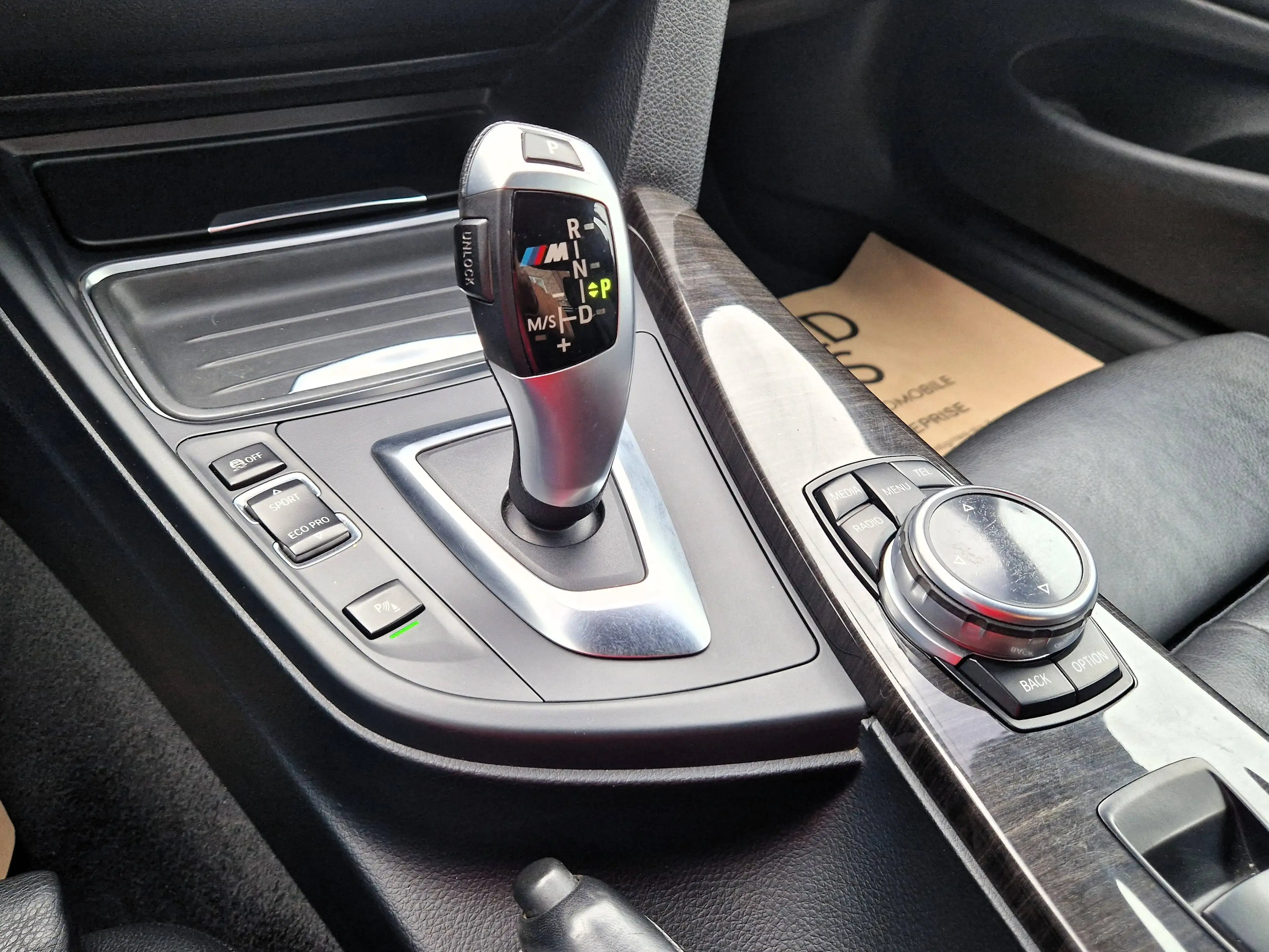 BMW 428 iA Cabrio - LUXURY - BOITE AUTO - FULL BLACK - NAVIGATION - KEYLESS - CAMERA - HARMAN KARDON - FULL OPTION — photo 14