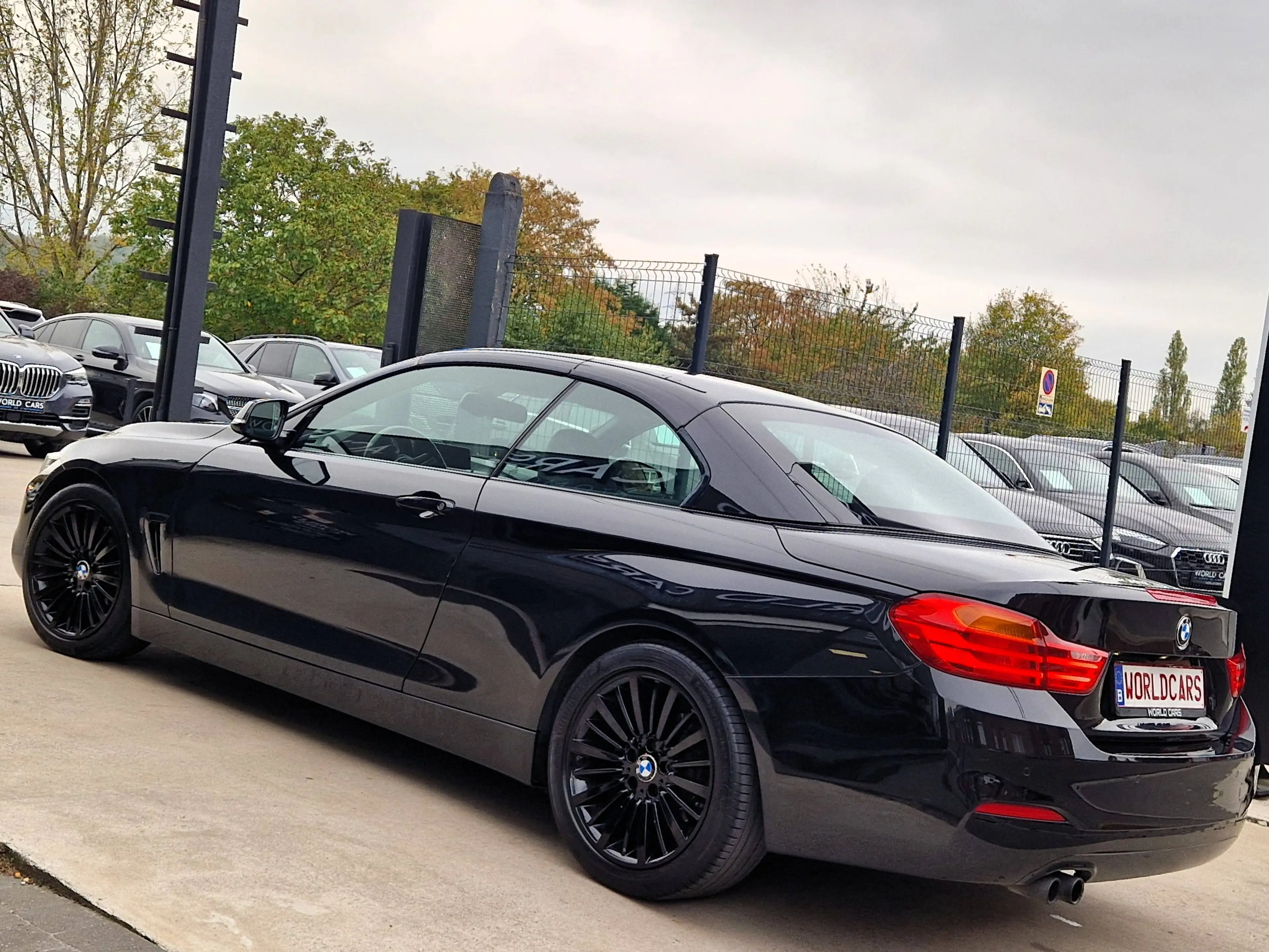 BMW 428 iA Cabrio - LUXURY - BOITE AUTO - FULL BLACK - NAVIGATION - KEYLESS - CAMERA - HARMAN KARDON - FULL OPTION — photo 7