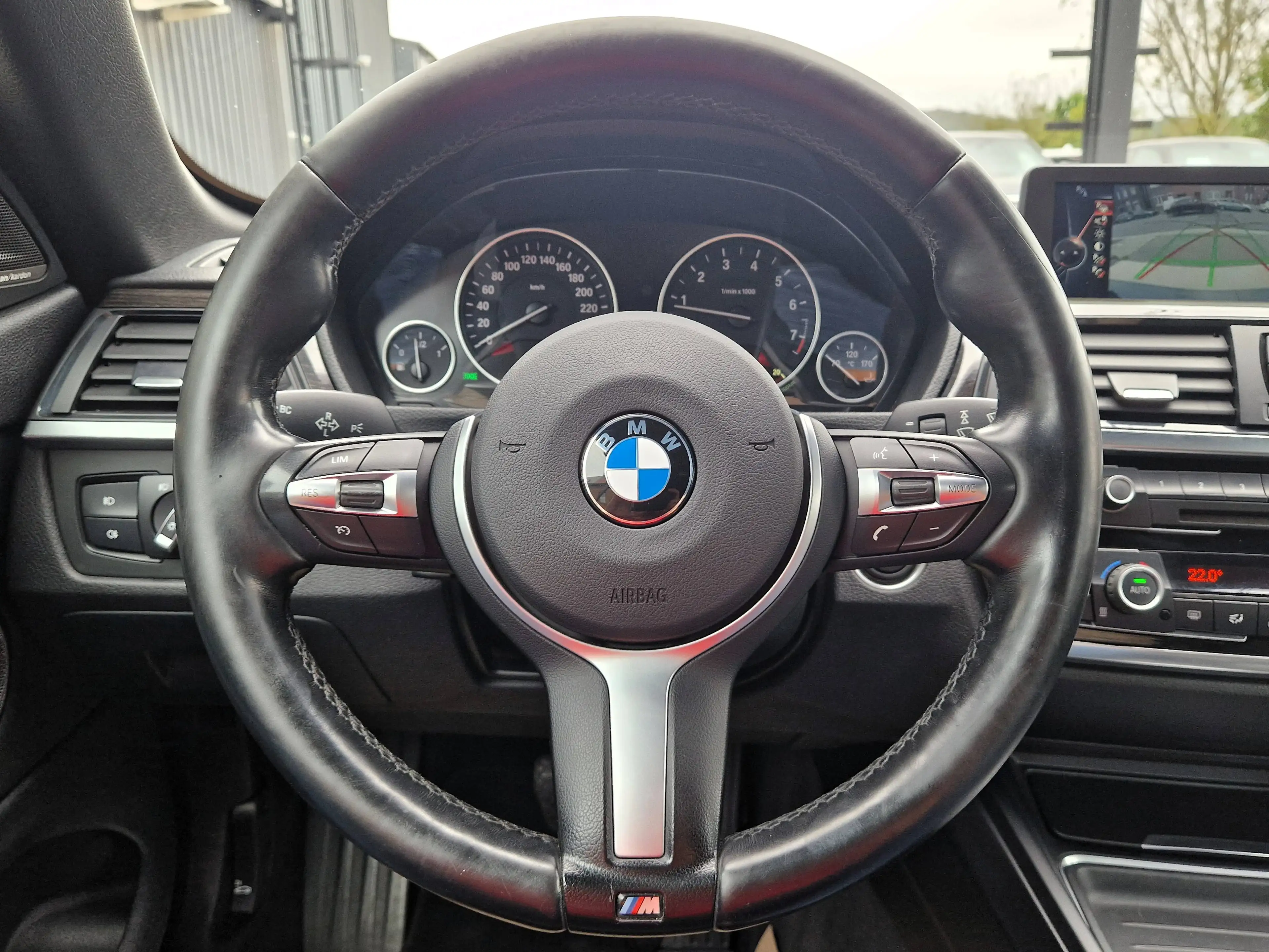 BMW 428 iA Cabrio - LUXURY - BOITE AUTO - FULL BLACK - NAVIGATION - KEYLESS - CAMERA - HARMAN KARDON - FULL OPTION — photo 12