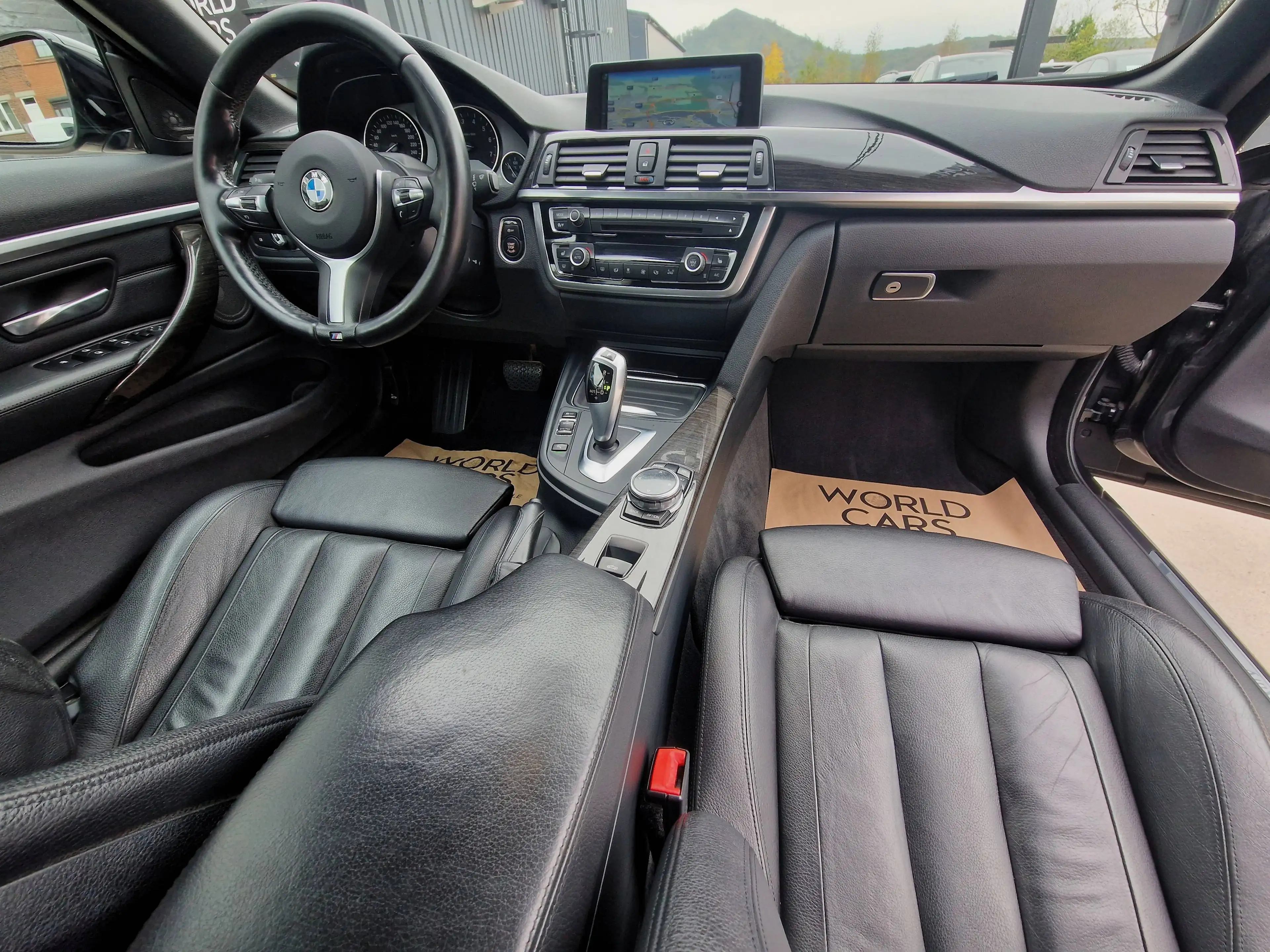 BMW 428 iA Cabrio - LUXURY - BOITE AUTO - FULL BLACK - NAVIGATION - KEYLESS - CAMERA - HARMAN KARDON - FULL OPTION — photo 11