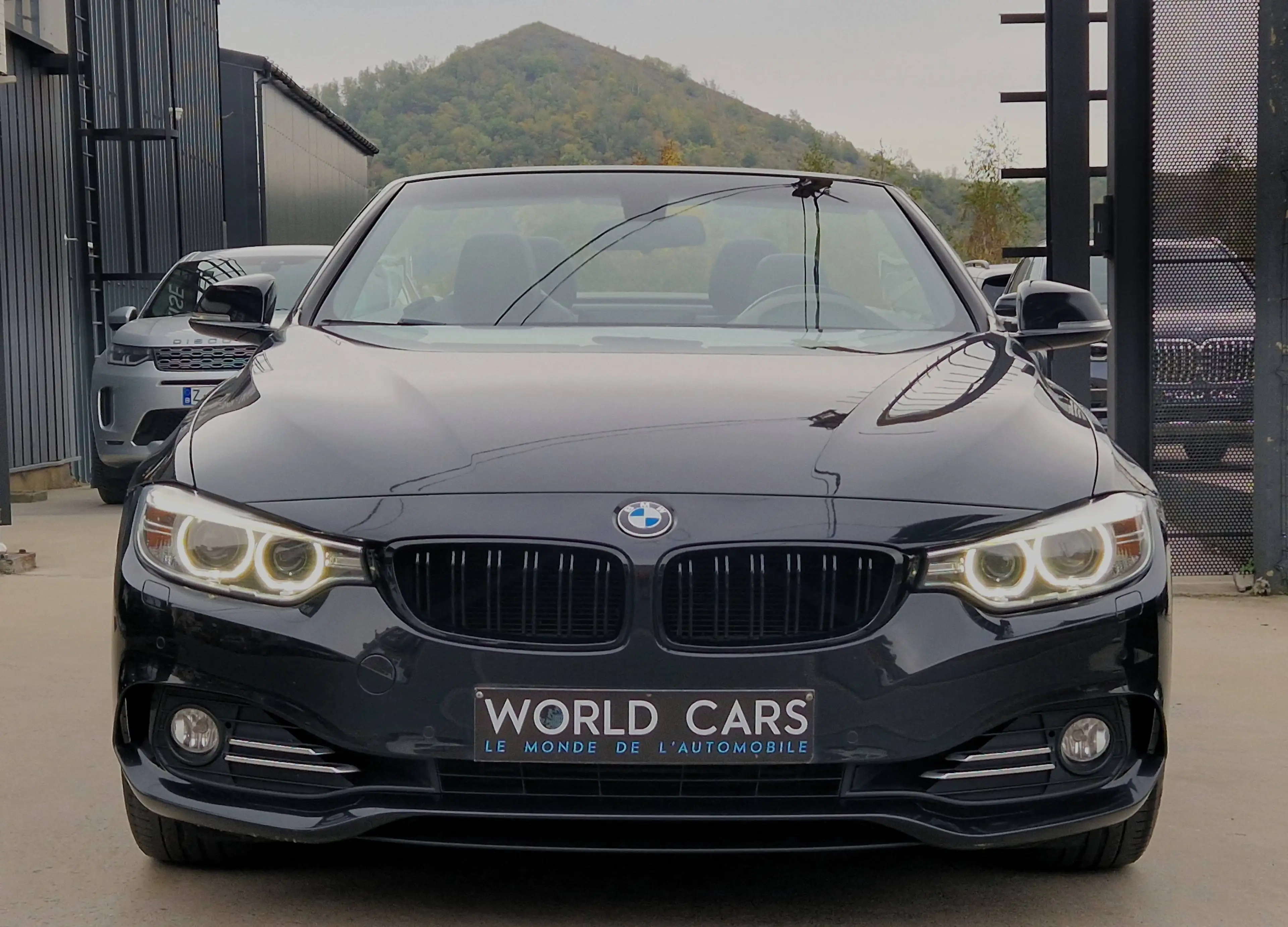 BMW 428 iA Cabrio - LUXURY - BOITE AUTO - FULL BLACK - NAVIGATION - KEYLESS - CAMERA - HARMAN KARDON - FULL OPTION — photo 3
