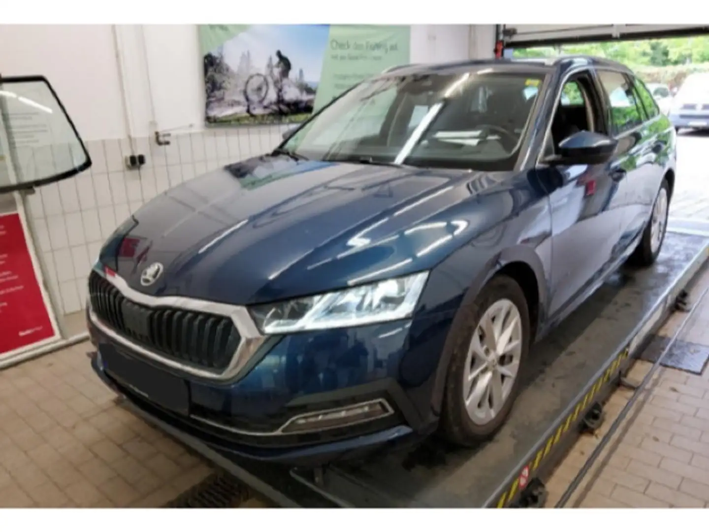 Skoda Octavia Combi 1.5 TSI Style Navi Standheizung Blau - 2