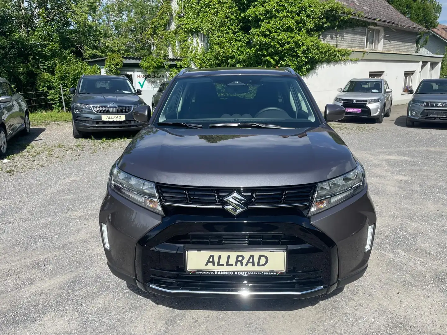 Suzuki Vitara 1.4 Mild-Hybrid Shine AUTOMATIC ALLGRIP 4X4 Grau - 2