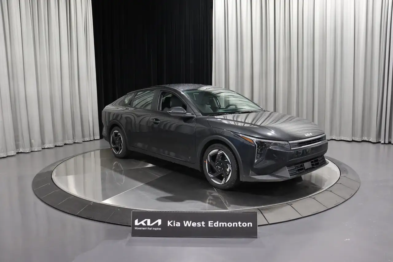 Kia K4 fotografie Kia K4