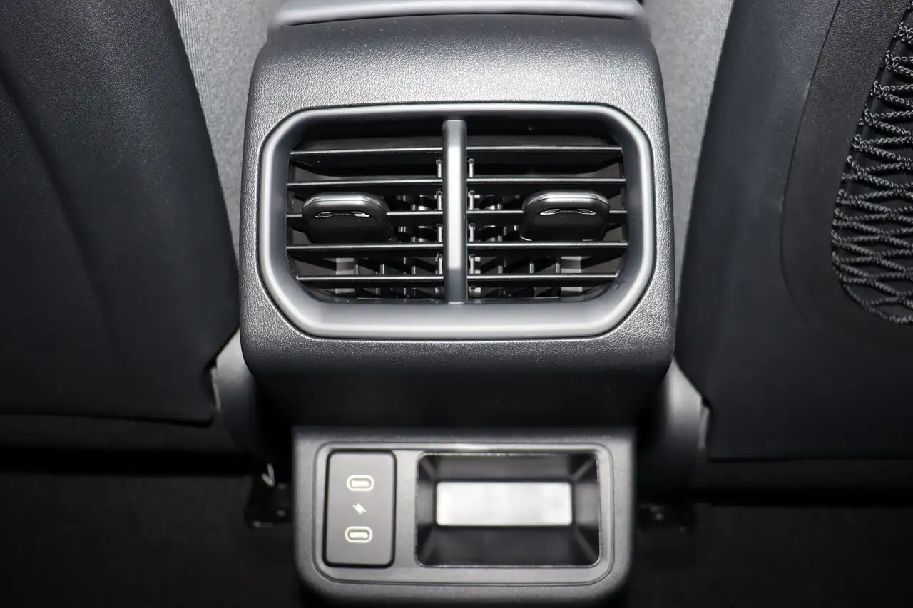 Kia K4 fotografie Kia K4