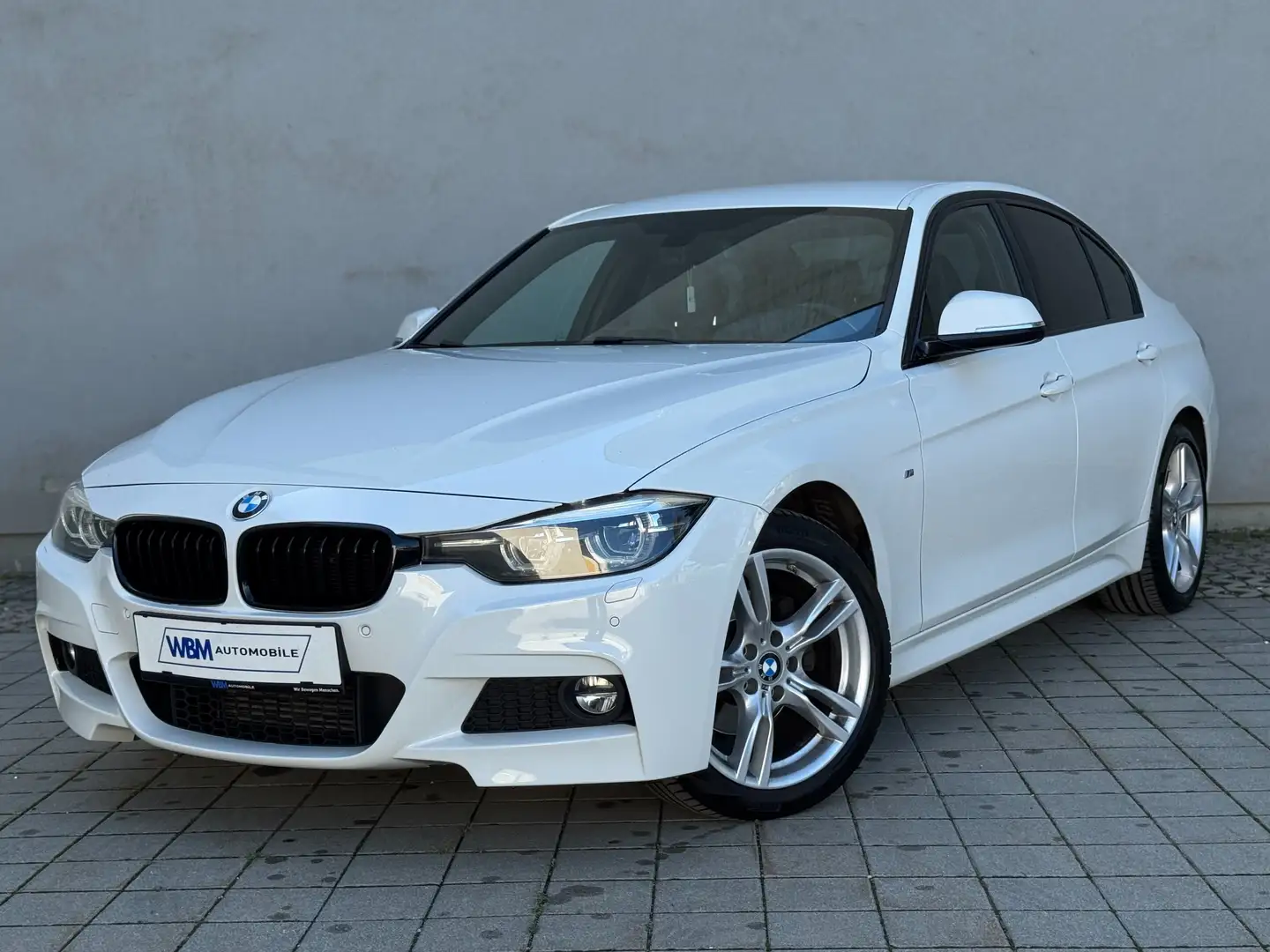 BMW 320 320d xDrive M-Paket DIGI-Tacho/Keyless/Kamera/Navi Weiß - 2