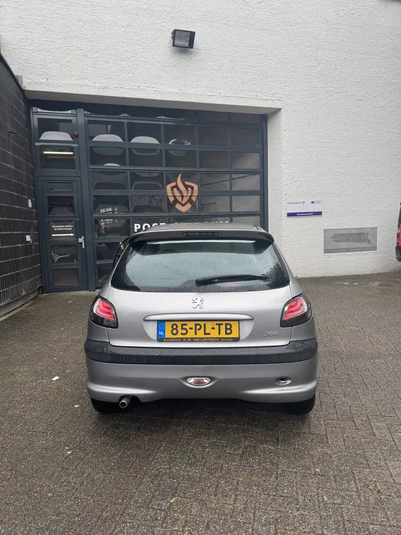 Peugeot 206 75 Petit Filou - 2