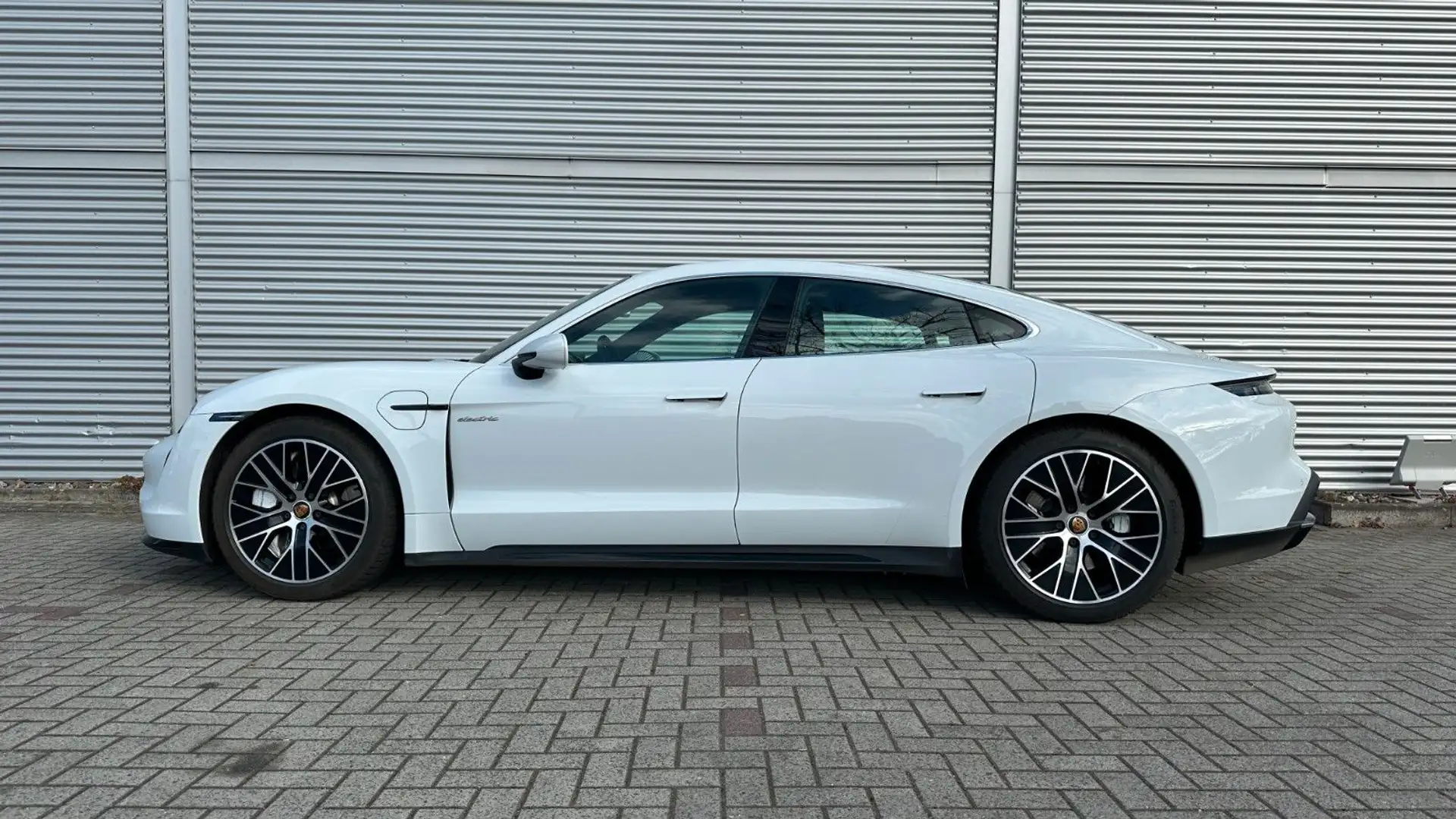 Porsche Taycan Turbo Weiß - 2