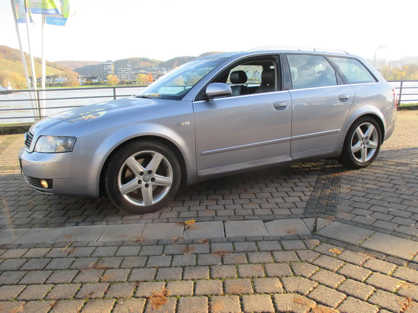 Audi A4 Avant 3.0 S4, original 67.000 KM, Sammlerzustand! srebrna - 2