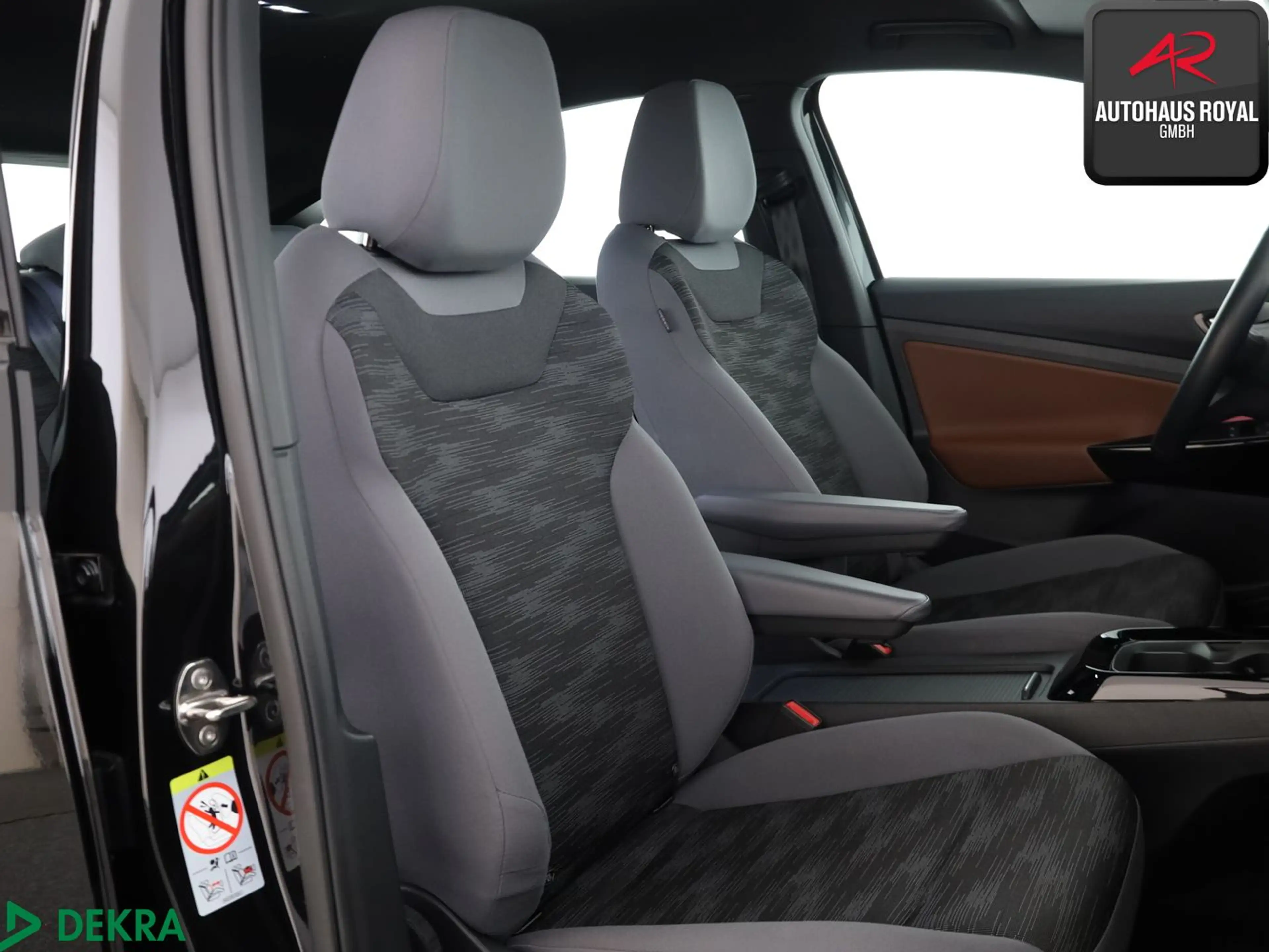 Volkswagen ID.5 PRO PERFORMANCE KEYLESS,ACC,KAMERA,CARPLAY — photo 11