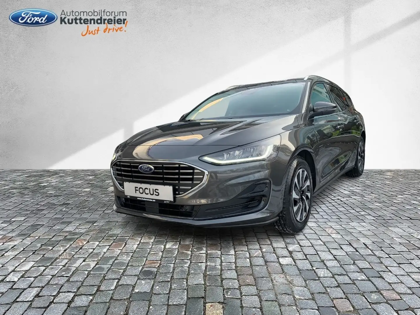 Ford Focus Turnier 1.0 EcoBoost Mild-Hybrid S/S Titanium Grau - 2