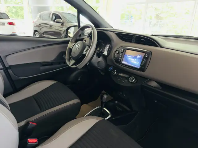 Toyota Yaris view 8