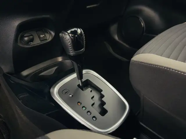 Toyota Yaris view 14