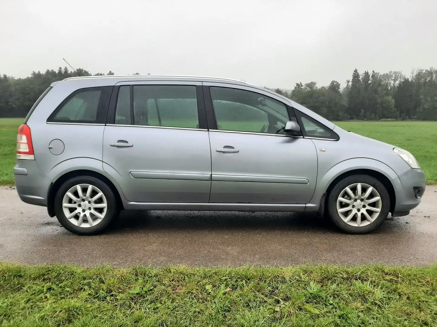 Opel Zafira B 1.8 Edition 7-Sitze Klima Tempo AHK Tüv Silber - 2