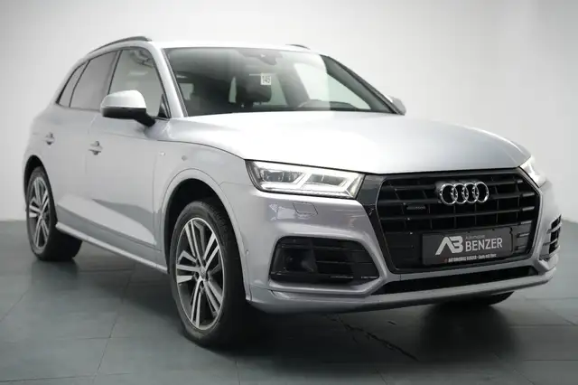 Audi Q5 view 2