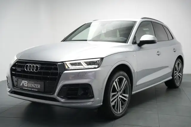 Audi Q5 view 4