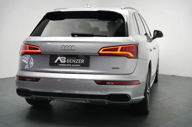 Audi Q5 view 9