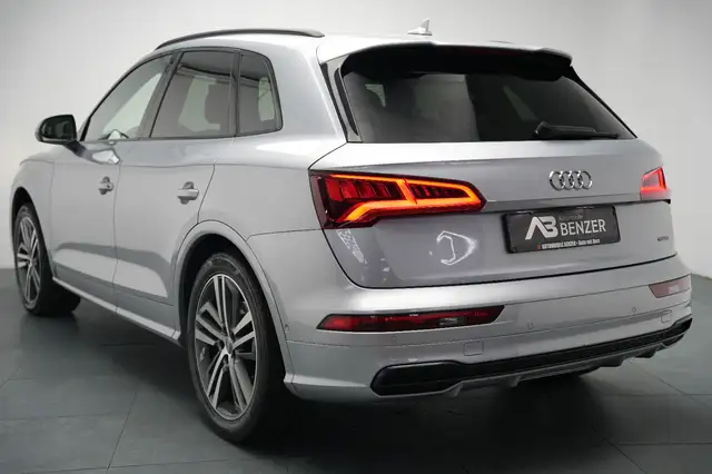 Audi Q5 view 7