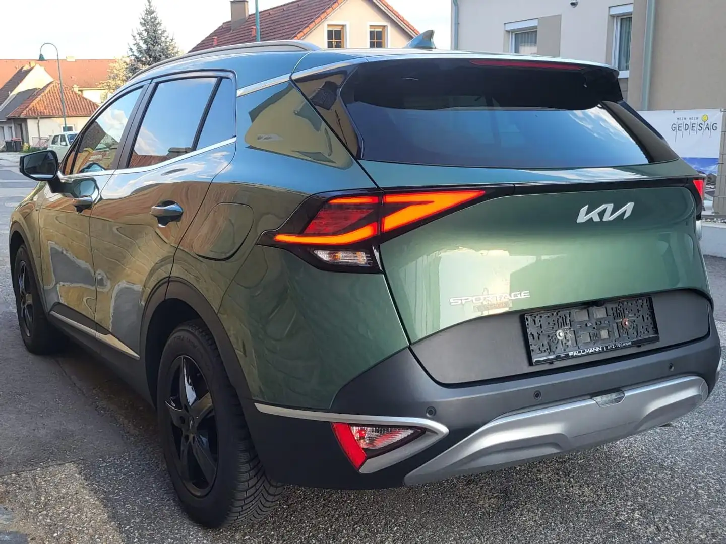 Kia Sportage Sportage 1,6 TGDI 48V Launch Edition Launch Edition Grün - 2