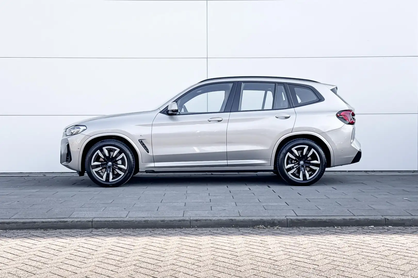 BMW iX3 Executive Grijs - 2