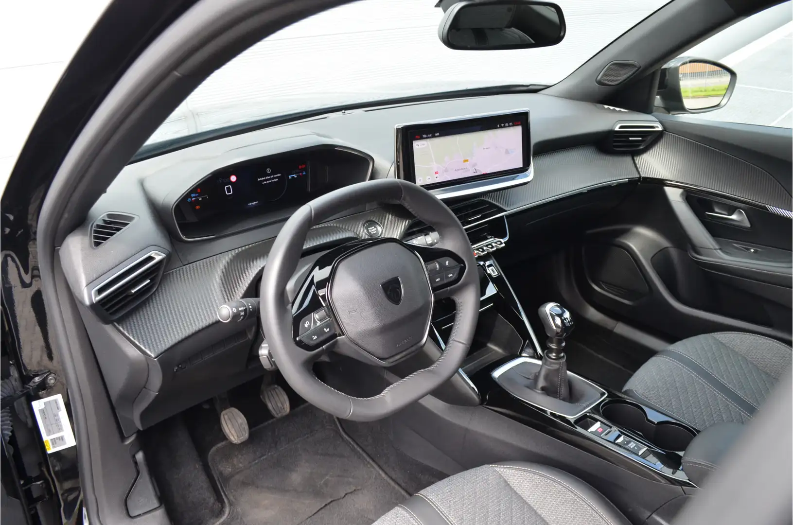 Peugeot 2008 1.2 PURETECH 100 ALLURE | HOGE ZIT | TREKHAAK | DO Zwart - 2