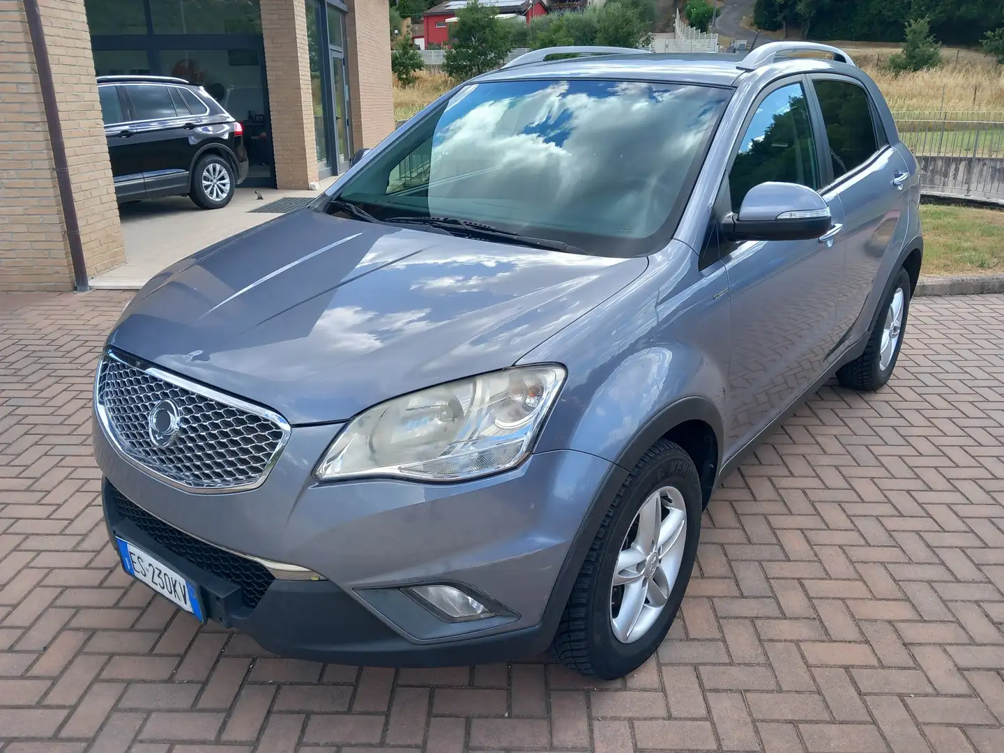 SsangYong Korando 2.0 E-XDI 149 Cv AWD 4x4 Grigio - 1