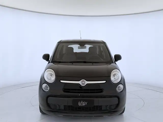 Fiat 500L view 2