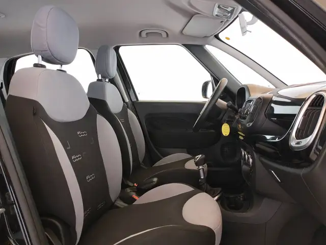 Fiat 500L view 8