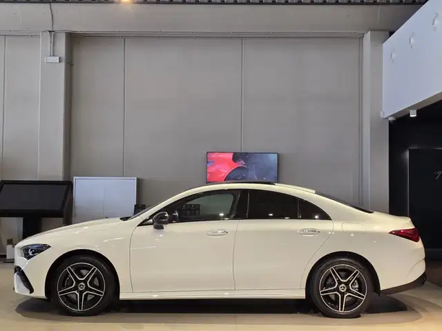 Mercedes-Benz CLA view 13
