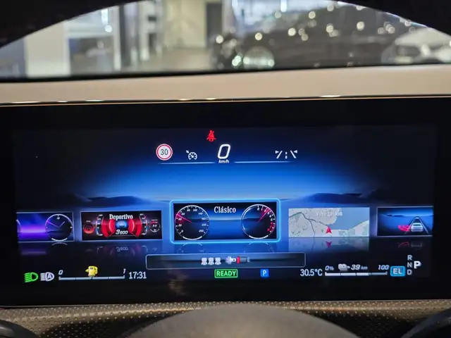 Mercedes-Benz CLA view 28