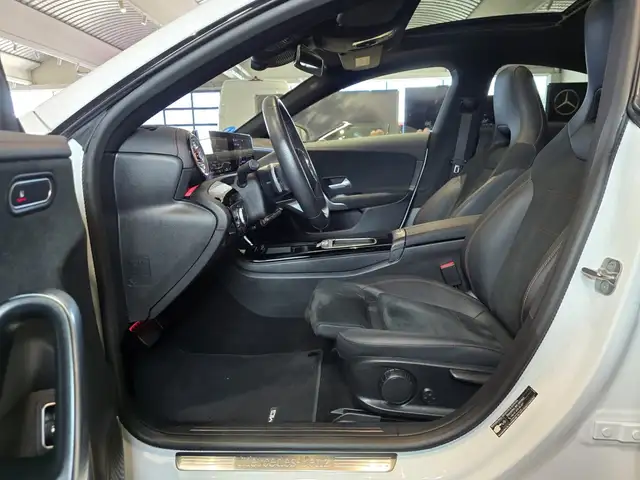 Mercedes-Benz CLA view 17